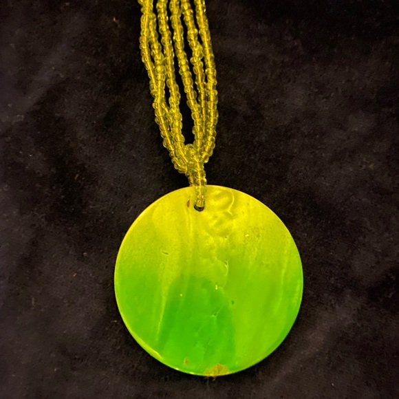 Shell necklace - Picture 3 of 3